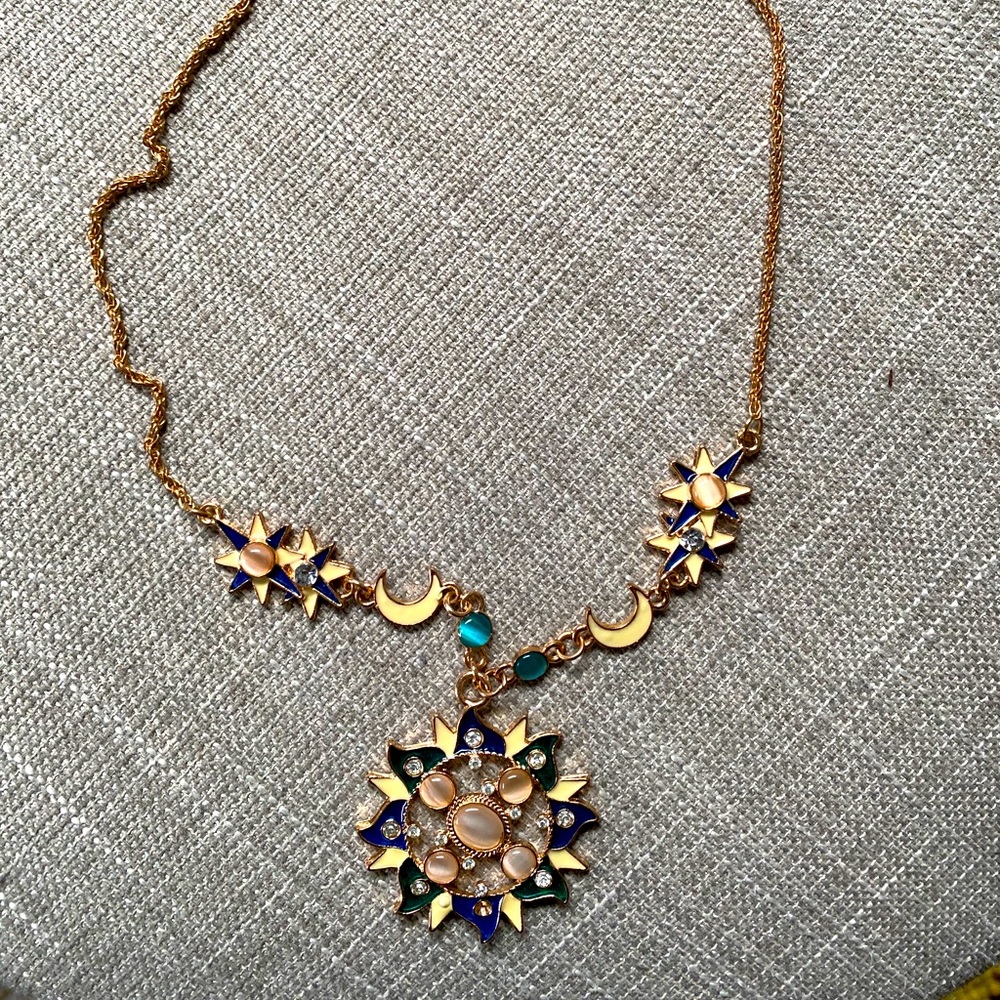 Statement necklace